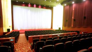 Недавно установленный кинотеатр в кинотеатре Daguanlou в Пекине