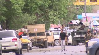 افغان پلازمېنه کابل کې د راپورونو له مخې د يوه امريکايي بنسټ پر دفتر شوی بريد پاى ته رسېدلى، او تر اوسه د ۱۵ تنو د ژوبلېدو خبره کېږي.