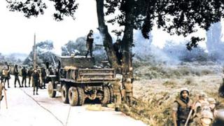 Американские войска срубили дерево в корейской демилитаризованной зоне в августе 1976 года