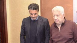 Le nouvel entraîneur du Zamalek, Ehab Galal (à gauche), en compagnie du président du club