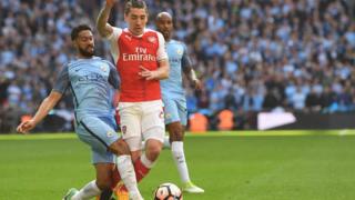 Bellerin ati awọn agbabọọlu Manchester city n waako