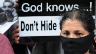 "වෙන විදියකට කිවුවොත් ආණ්ඩුව බරපතල ලෙස ඒ වෙනුවෙන් රට තුල පෙනී ඉන්නවද කියන ප්රශ්නය අපිට මතු වෙලා තියෙනවා."