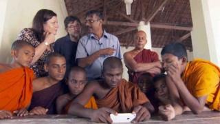 Sian Morgan Lloyd yn gohebu i'r Byd ar Bedwar yn Sri Lanka