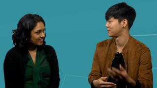 Shruti Deb, nữ sinh viên đến từ Ấn Độ (trái) và Young Dae Lee từ Hàn Quốc (phải)