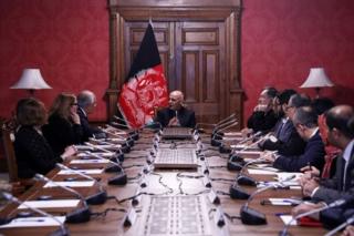 ABD'nin Afganistan Özel Temsilcisi Zalmay Halilzad, Afganistan Cumhurbaşkanı Eşref Gani ve bakanlarla