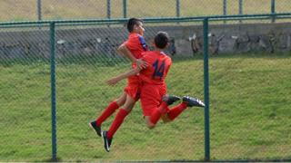 sevinen genç futbolcular