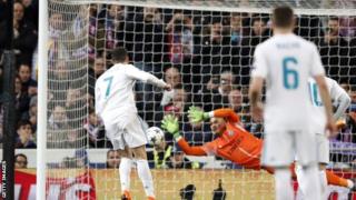 Cristiano Ronaldo take equalise for Estadio Santiago Bernabeu