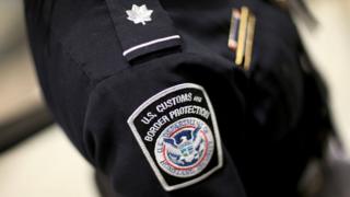 Identfiicación del servicio de Aduanas y Protección Fronteriza de Estados Unidos