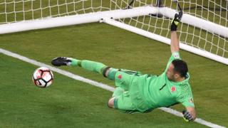 David Ospina fue el héroe para Colombia.