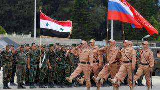Rus güçleri 2016'da Lazkiye'de yapılan bir askeri törende