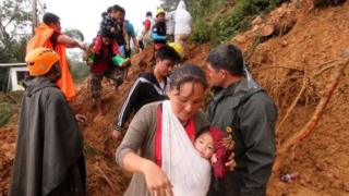 Iyalai sun shiga tasku bayan zabtarewar kasar da guguwar ta haifar a Benguet