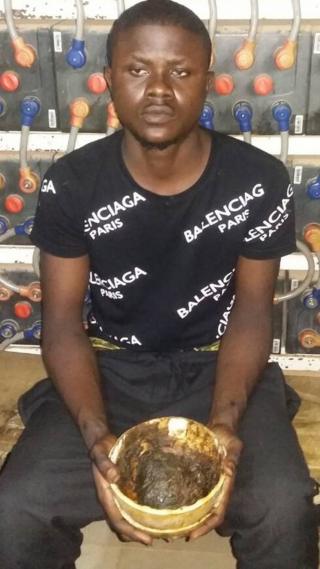 Taiwo gbe ọkan ninu igba ti wọn ba ninu ile rẹ lọwọ