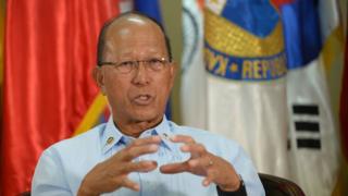 菲律賓國防部長德芬·洛倫扎納(Delfin Lorenzana)2月7日接受法新社訪問