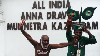 வெற்றி தேடித் தருமா இரட்டை இலை?