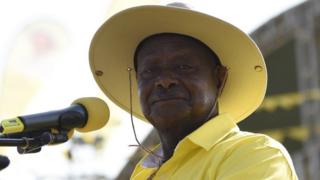 Perezida Yoweri Museveni azoba afise imyaka 77 igihe c'amatora akurikira
