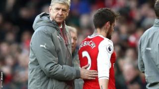 Beki wa Arsenal Mathieu Debuchy
