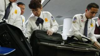 Seguran;a em aeroporto americano