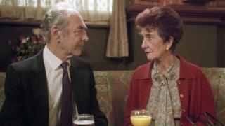 Leonard Fenton: EastEnders actor who played Dr Legg dies aged 95 - BBC News