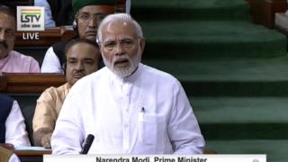 पंतप्रधान मोदी लोकसभेत बोलताना
