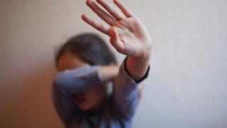 قضية اغتصاب طفلة في المغرب تعيد الجدل حول صرامة القوانين