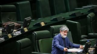 این دومین بار است که علی مطهری در کمتر از شش ماه درباره نحوه عمل مجمع تشخیص مصلحت نظام هشدار می دهد