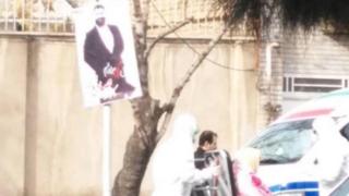 عکسی از مقابل بیمارستان علی ابن ابیطالب قم که گفته میشود به بیمار مبتلا به کرونا مربوط است