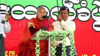 နိုင်ငံတော်အတိုင်ပင်ခံ ဒေါ်အောင်ဆန်းစုကြည်ကို ပြင်းပြင်းထန်ထန်ဝေဖန် တိုက်ခိုက်တဲ့ ဧပြီလ ၂၉ရက်နေ့ တနင်္သာရီတိုင်း မြိတ်မြို့ကဟောပြောပွဲ