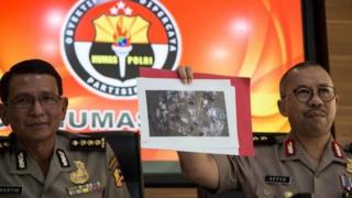 Juru bicara polisi, Irjen Setyo Wasisto, menjelaskan temuan-temuan sementara tentang serangan Kampung Melayu.