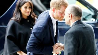 Герцог и герцогиня Сассекс прибывают в Новую Зеландию в Лондоне
