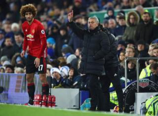 Fellaini yitegura kwinjira mu rukino rubahuza na Everton