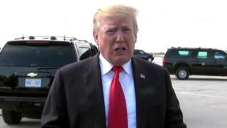 Rais Donald Trump akiondoka kutoka fro West Palm Beach, Florida, 24 Machi 2019