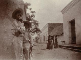 Vida cotidiana en una calle de Magangué, Bolívar.