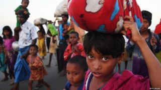 अप्रैल से लगभग 4000 लोग विस्थापित हो चुके हैं