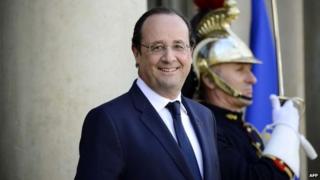 Umukuru w'igihugu c'Ubufaransa Francois Hollande yaranse kwitoza ku kiringo ca kabiri