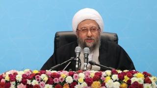 صادق لاریجانی از برخورد با مامور "خاطی" گشت ارشاد ابراز نارضایتی کرده است