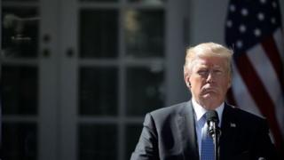 Trump yategetse kwongereza kugenzura abantu ku rubibe