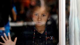 Niña de la caravana de refugiados que viajó hasta Estados Unidos.