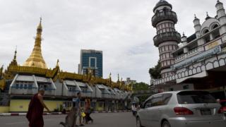 အစ္စလာမ်ဘာသာကို ခုတုံးလုပ်ခံနေရလို့ပြော