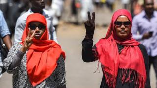 Abagore bigaragambya muri Sudani