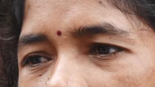 అరెస్టయిన వారి తల్లి
