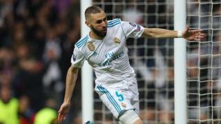 Karim Benzema celebra su gol