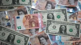 Notes of various currencies