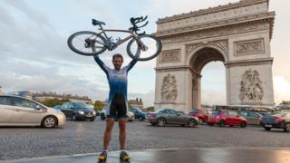 Mark Beaumont rekor kırdı