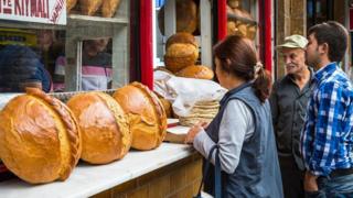 الجذور التاريخية لعادة "الخبز المعلق" في تركيا