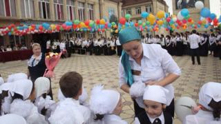 Мисалы, Орусияда акыркы жылдары полиция, дарыгер, мугалим өңдүү социалдык кесипти тандагандар бир аз жогорулады