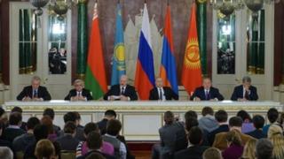 АКШнын Орусияга киргизген жаңы санкцияларыБорбор Азияга, анын ичине Кыргызстанга кандай тийиши ыктымал дешет эксперттер.