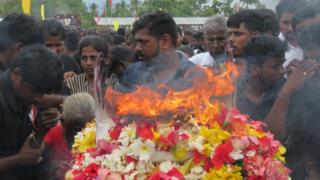 இலங்கை: முள்ளிவாய்க்காலில் நடைபெற்ற நினைவேந்தல் நிகழ்ச்சி