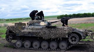 військові