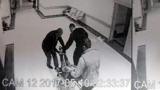 DHA'nın haberine göre, polislerin davacı olmamasına ilişkin mağdura baskı yaptıklarına dair görüntüler de dava dosyasında yer aldı
