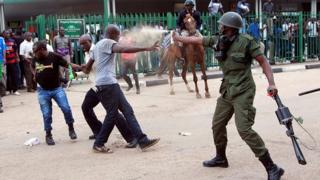 Onye uweojii gbara mmadụ mmiri ose n'obodo Lusaka